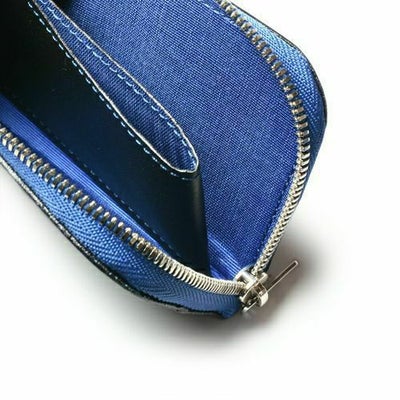 【ジャムホームメイド（JAMHOMEMADE）】L字ファスナー ミニ財布 SOモデルウォレット - ブルー × ブラック バイカラー