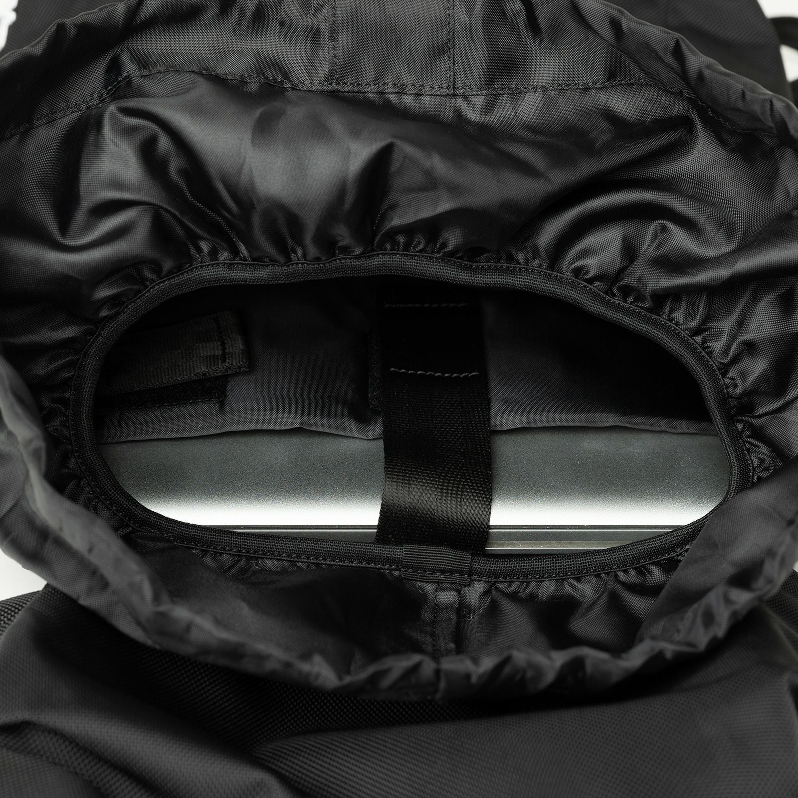 【新品】バナナマン × NEW ERA リュック ブラック 約35L 2020 新品】バナナマン × NEW ERA リュック ブラック 約35L 2020 【公式通販】