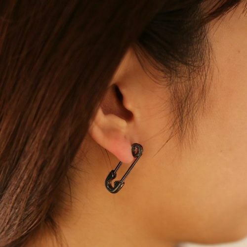 J-PI029-BK)安全ピンダイヤモンドピアスS-ブラック/片耳｜アクセサリー