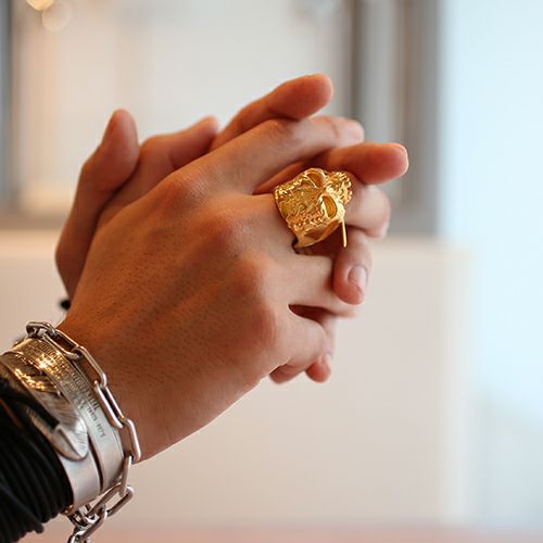 JWDRI69YG)パイレーツ・オブ・カリビアン/最後の海賊スカルリング-K18