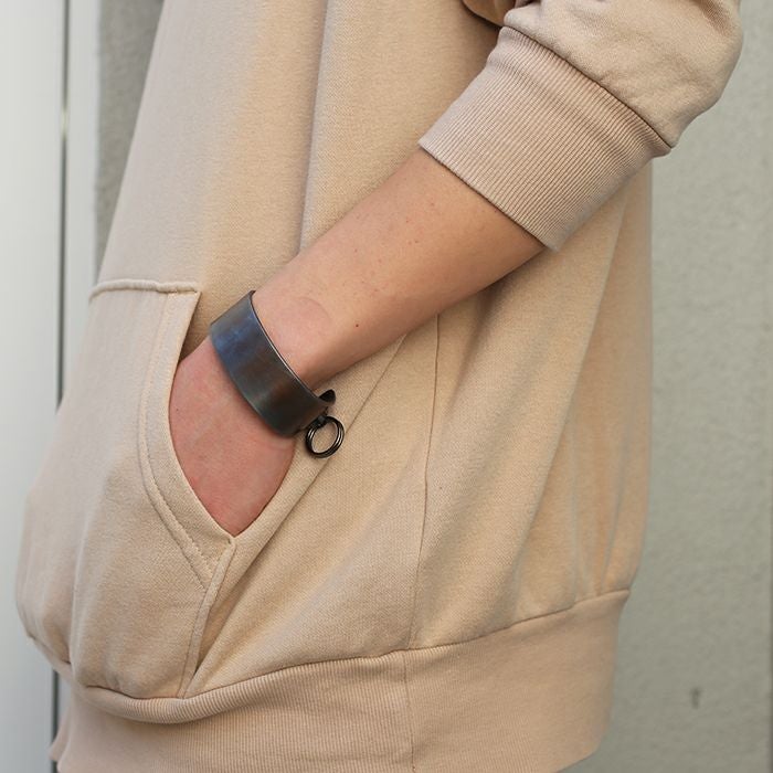 【ジャムホームメイド（JAMHOMEMADE）】EXIT メタル バングル M(25mm） - ダークアンバー -