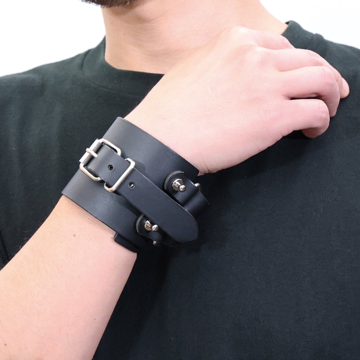 J-NS126-BK)レザーバックルブレスレット-ロットンブレス/ブラック