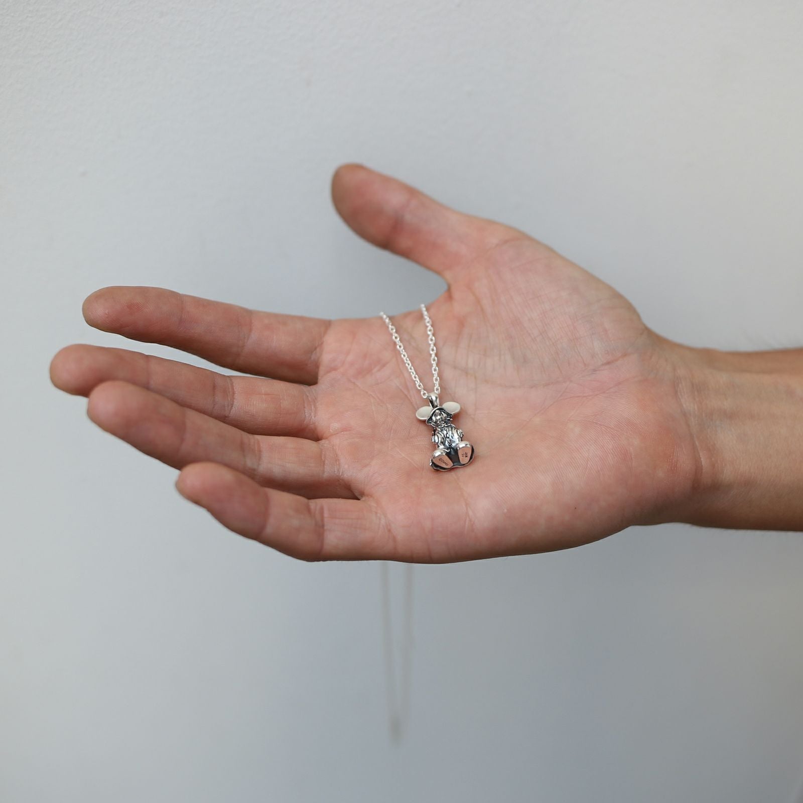 JWDNC88SV)キングダム ハーツ “王様（ミッキーマウス）” ネックレス 光