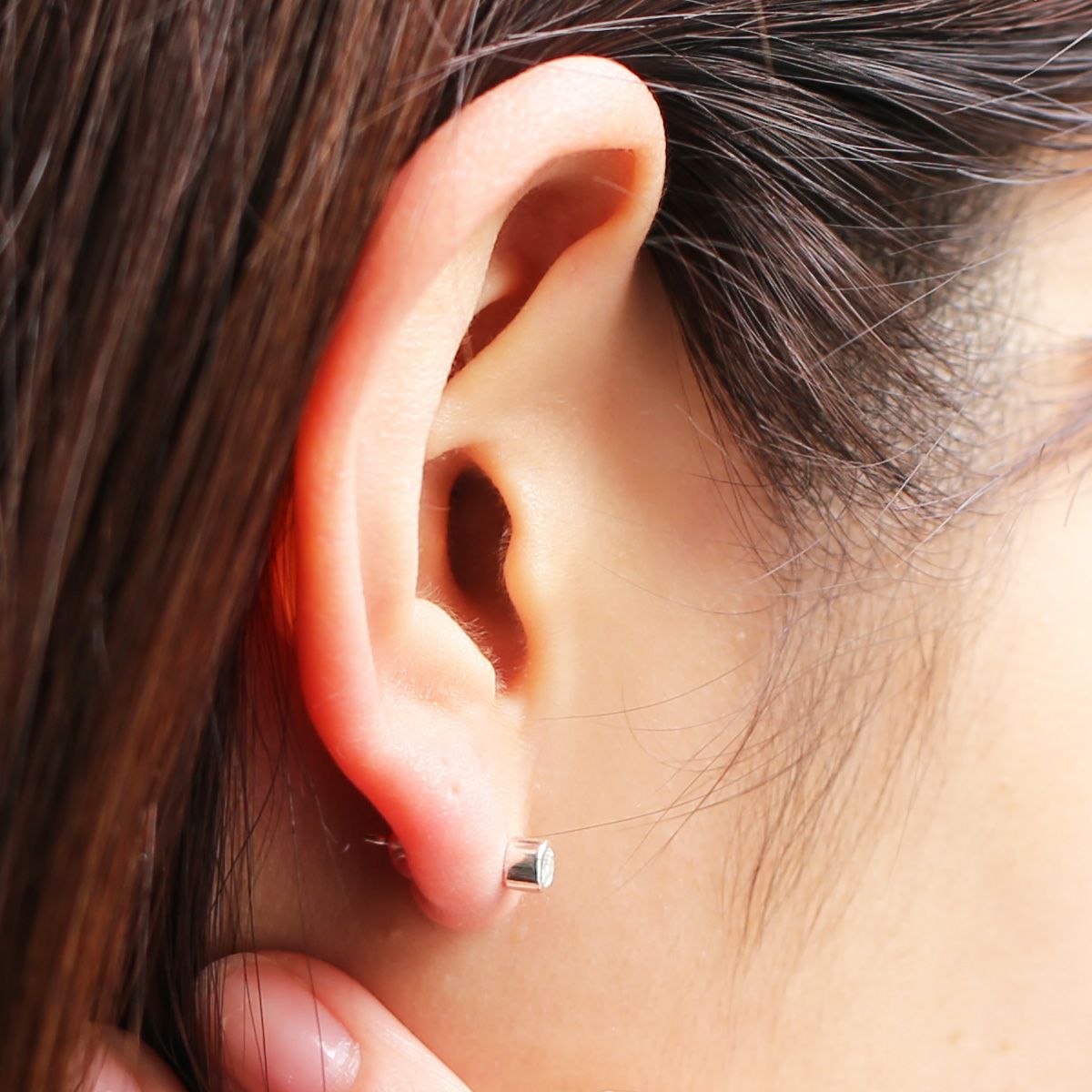 JNS1068)モアサナイトモダンピアス 3mm -プラチナ900/片耳