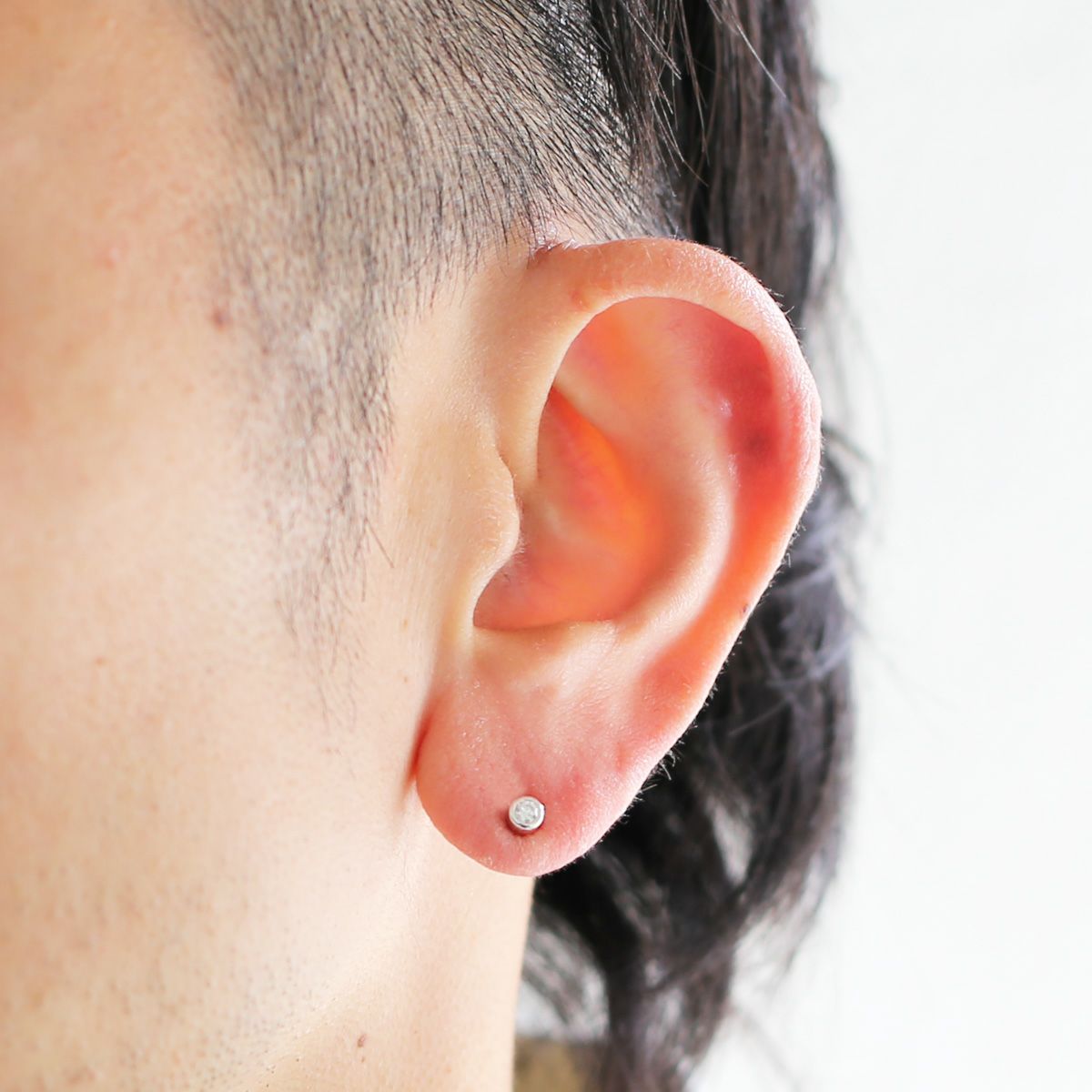 JNS1068)モアサナイトモダンピアス 3mm -プラチナ900/片耳