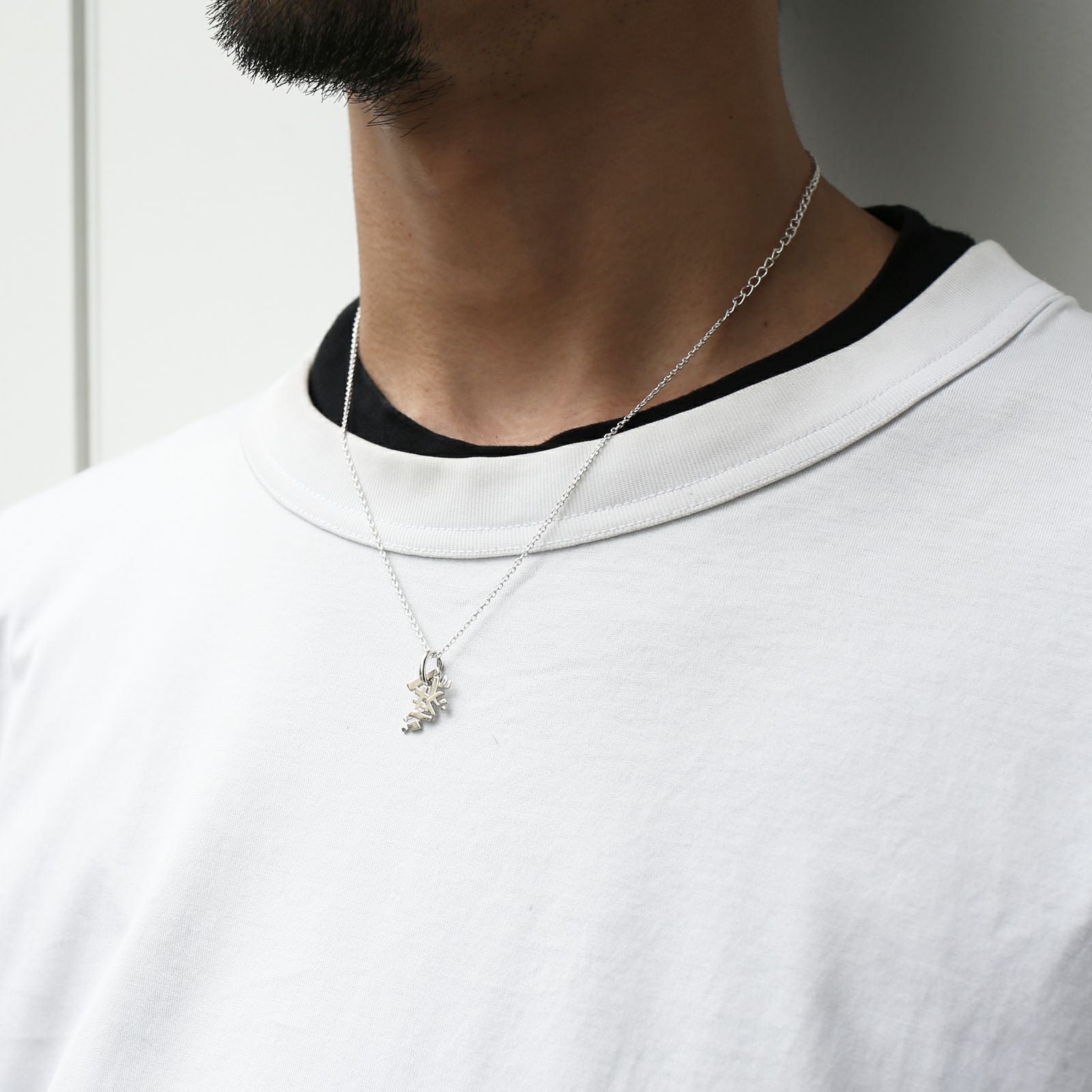 【1月限定セール】ジョジョ　ネックレス　鏃大　PASSIONE＋　絶版品 JJO037)ジョジョの奇妙な冒険 ダイヤモンドは砕けない 広瀬康一