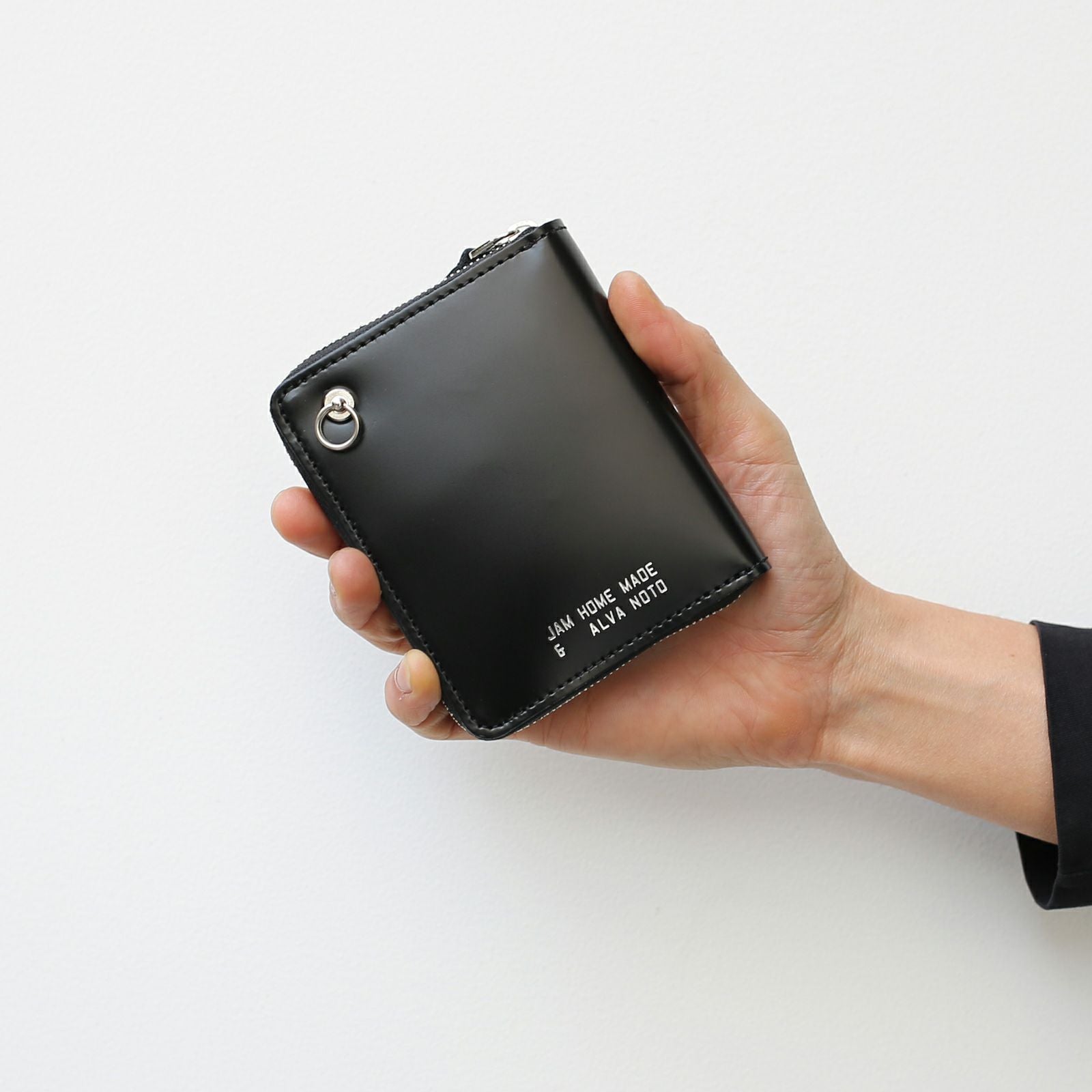 ア*ロ様 JAM  MADE ALVA NOTO 二つ折り財布 ブラック JSCAN01)ALVA NOTO（カールステン・ニコライ）SIGNATURE WALLET