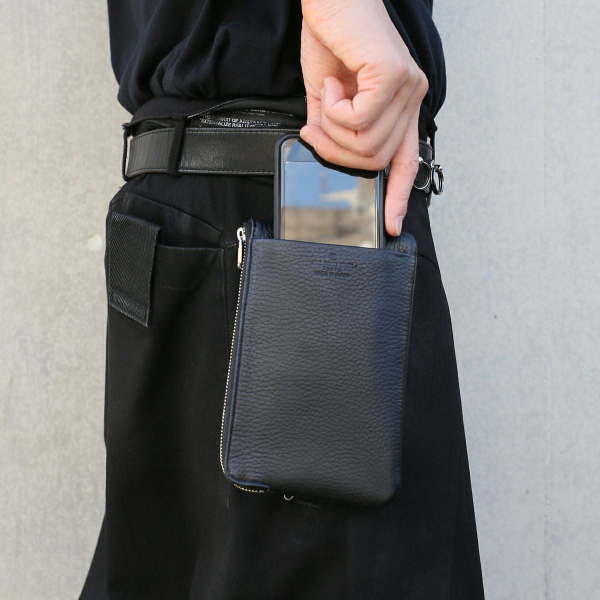 手ぶらL字ZIPポーチ / 長財布 スコッチガードレザー｜アクセサリー通販