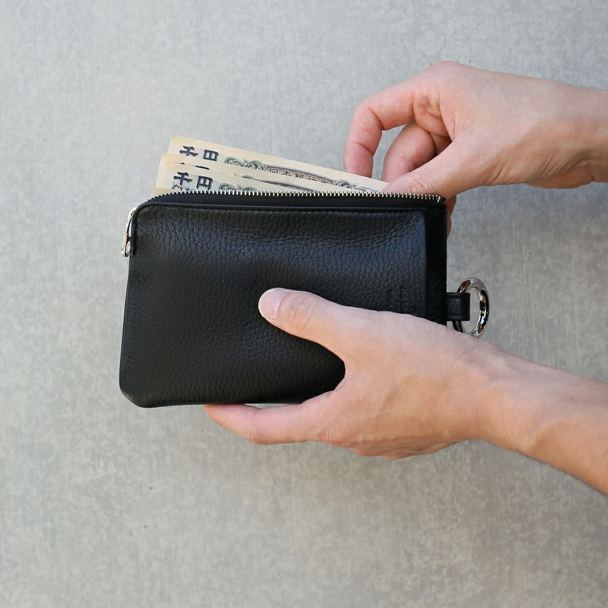 手ぶらL字ZIPポーチ / 長財布 スコッチガードレザー｜アクセサリー通販